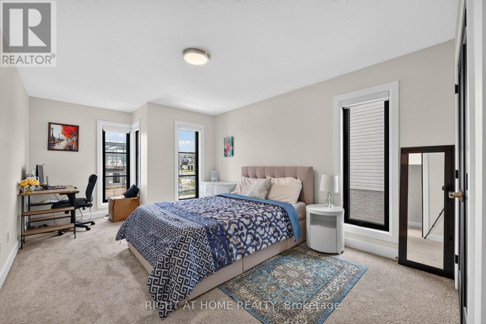 981 UPPERPOINT AVENUE - 41