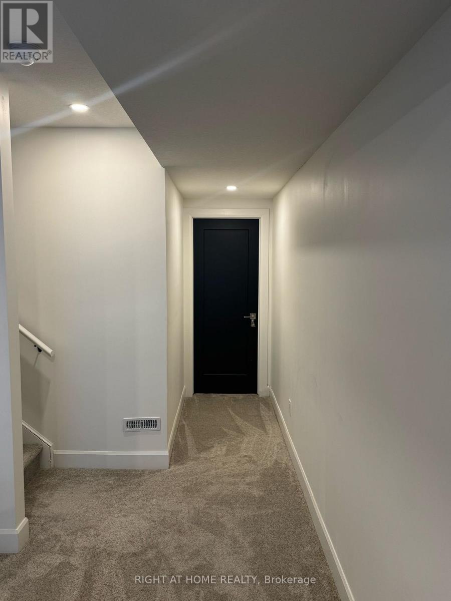 981 UPPERPOINT AVENUE - 45