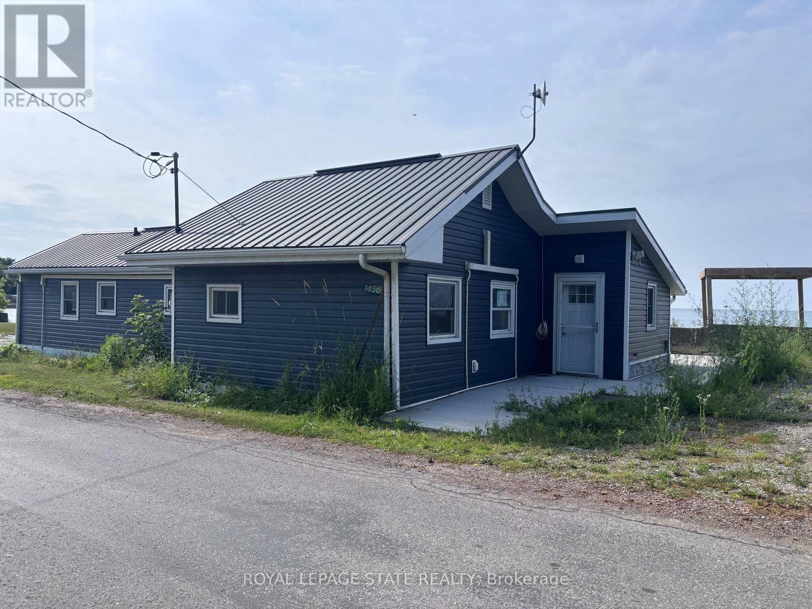 1456 LAKESHORE ROAD - 1