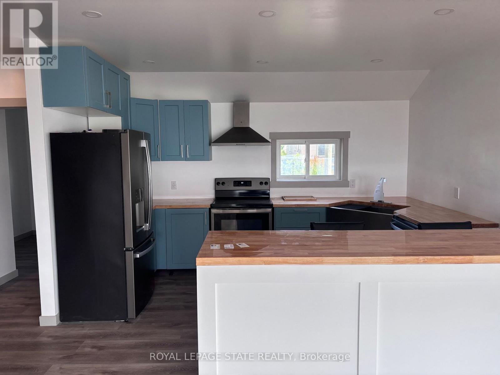 1456 LAKESHORE ROAD - 13