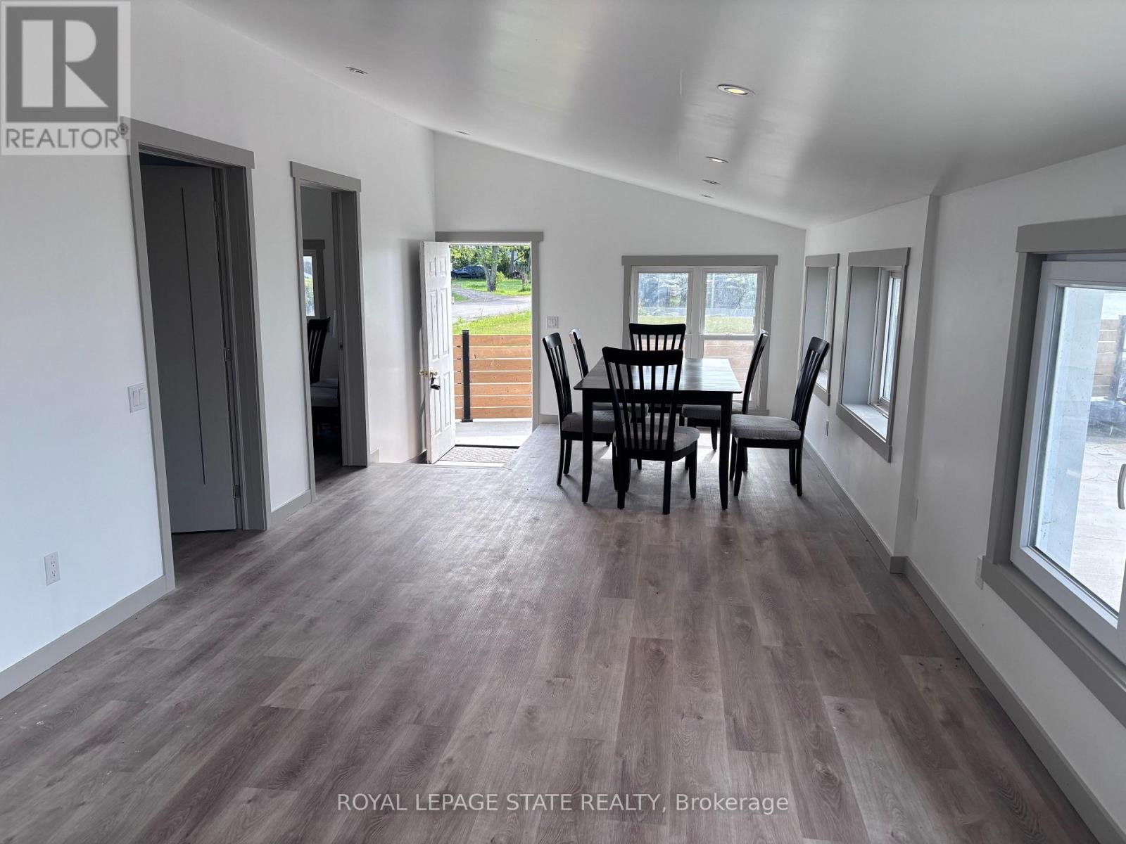 1456 LAKESHORE ROAD - 14