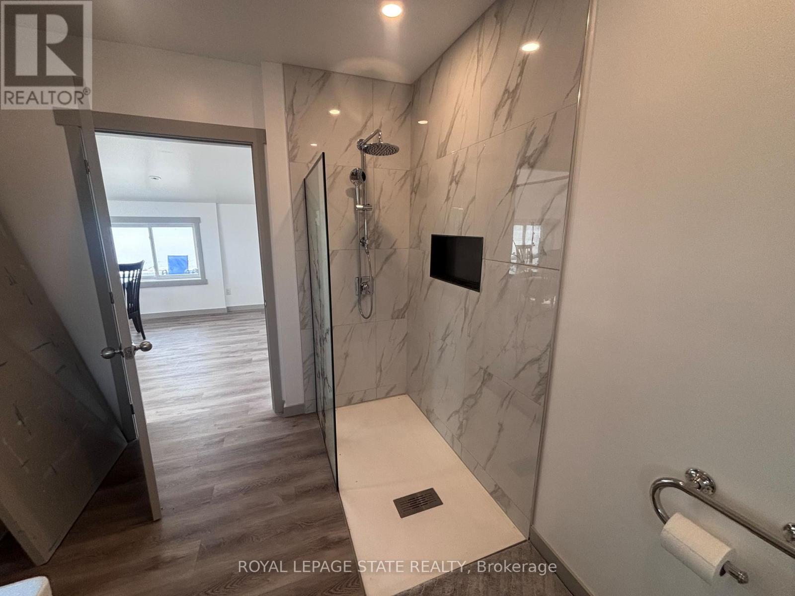 1456 LAKESHORE ROAD - 27