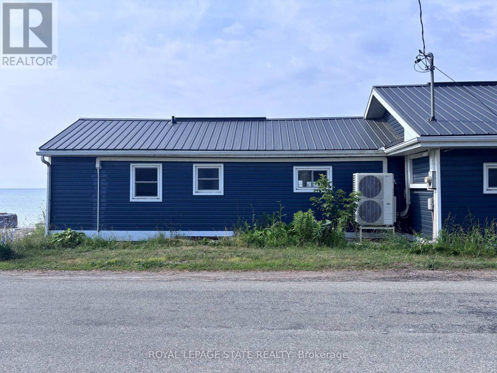 1456 LAKESHORE ROAD - 3