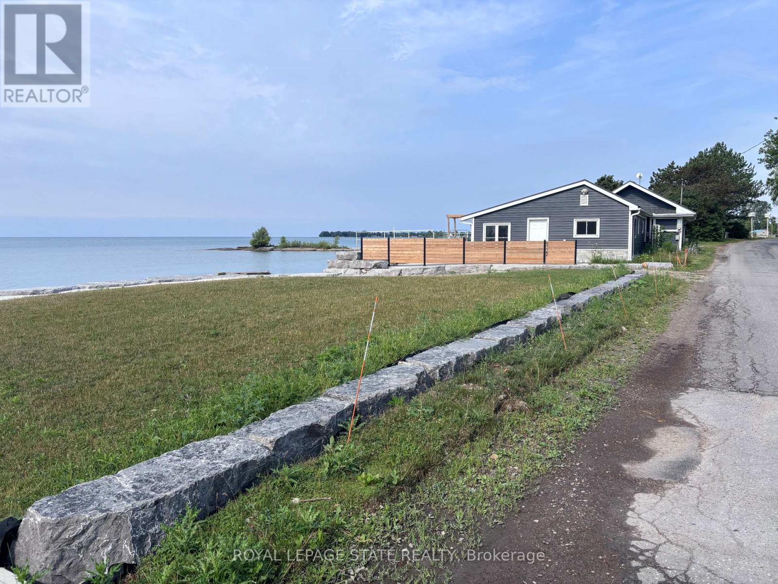 1456 LAKESHORE ROAD - 4