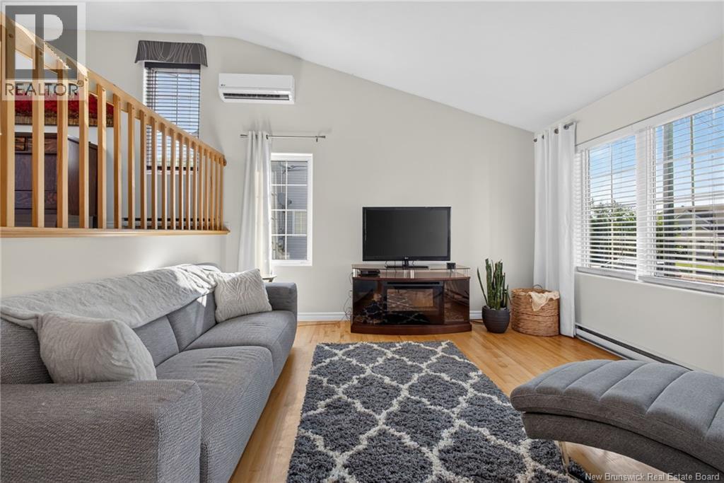 82 Des Bouleaux Crescent - 4
