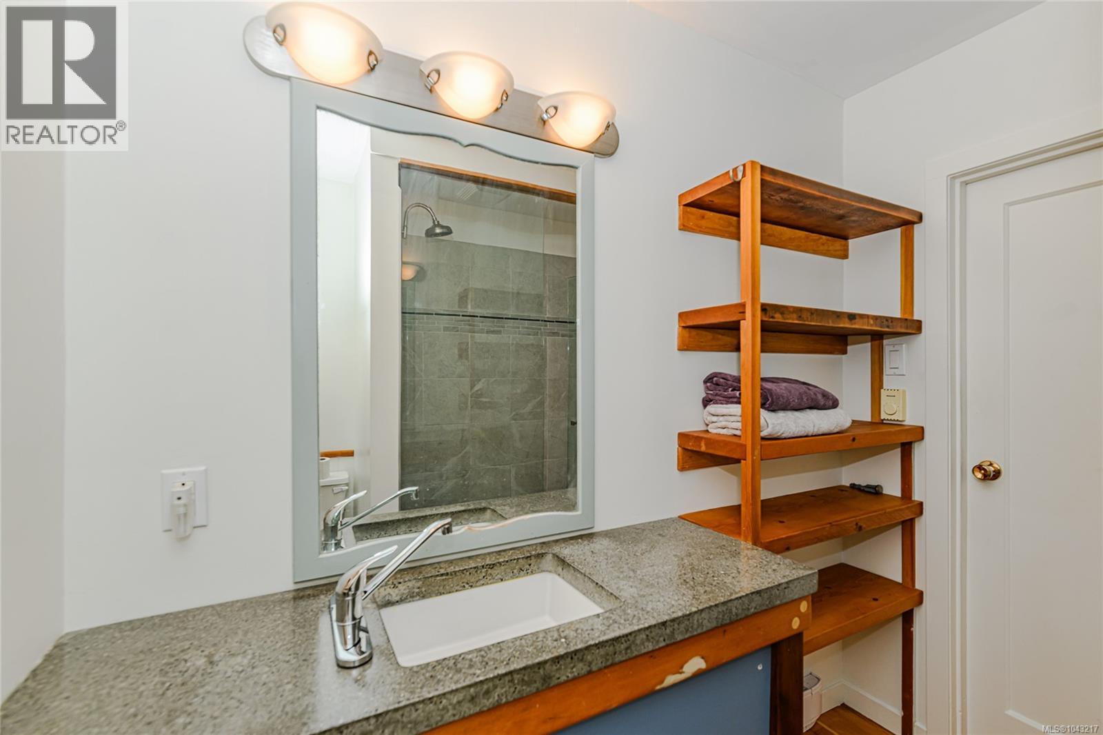 40 Hemlock St - 22