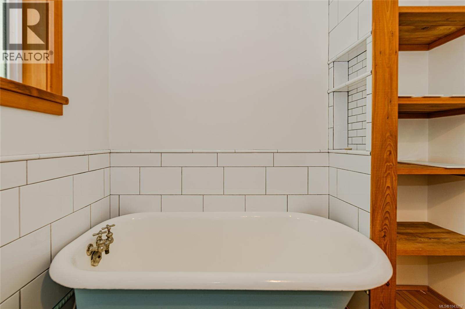 40 Hemlock St - 24