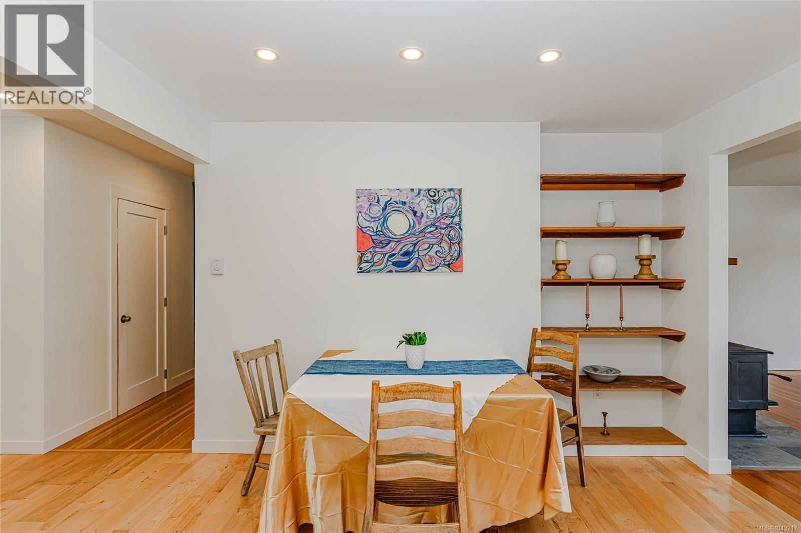 40 Hemlock St - 13