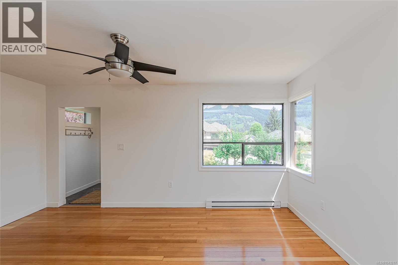 40 Hemlock St - 12