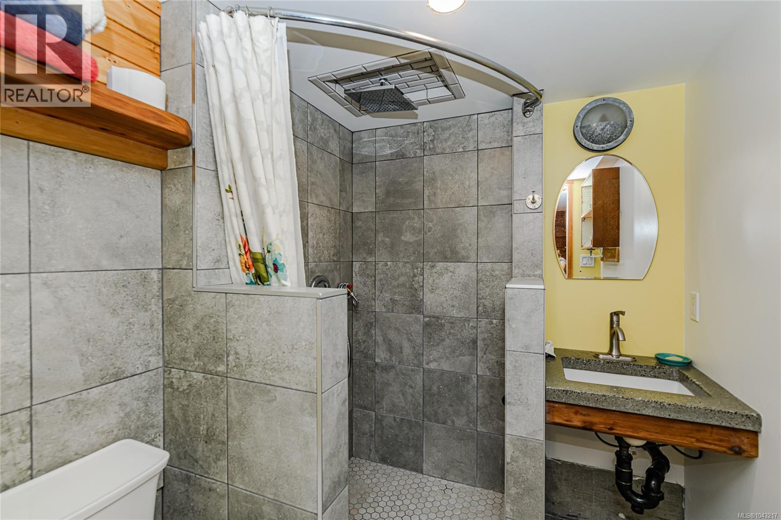 40 Hemlock St - 40