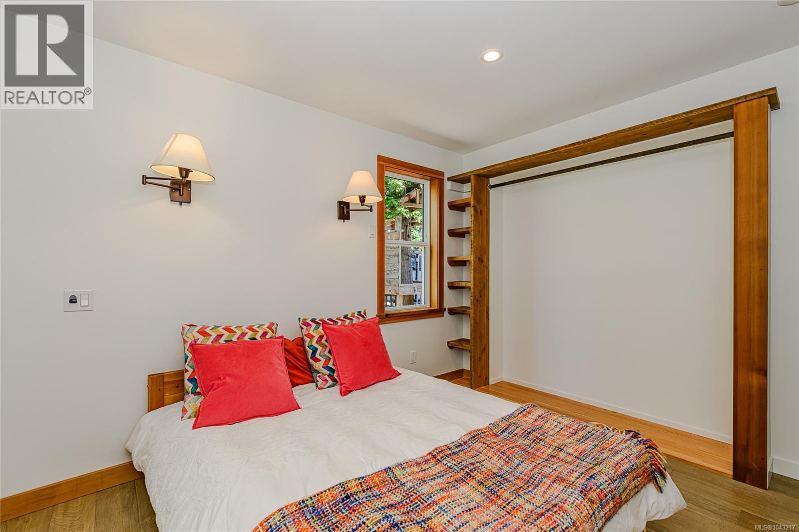 40 Hemlock St - 18