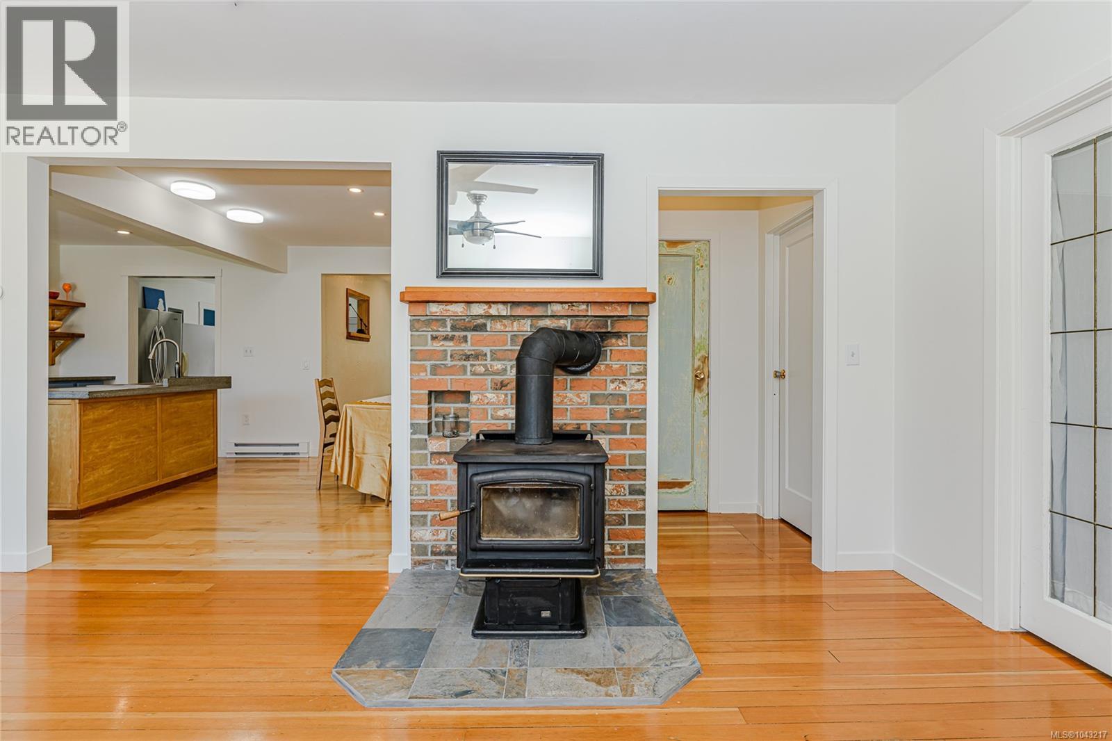 40 Hemlock St - 5