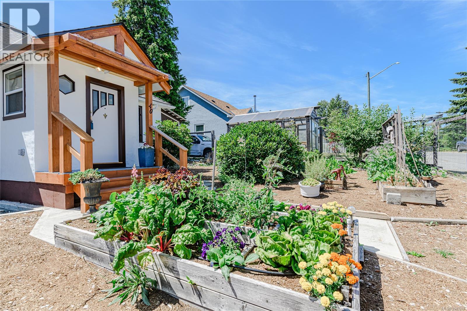 40 Hemlock St - 65