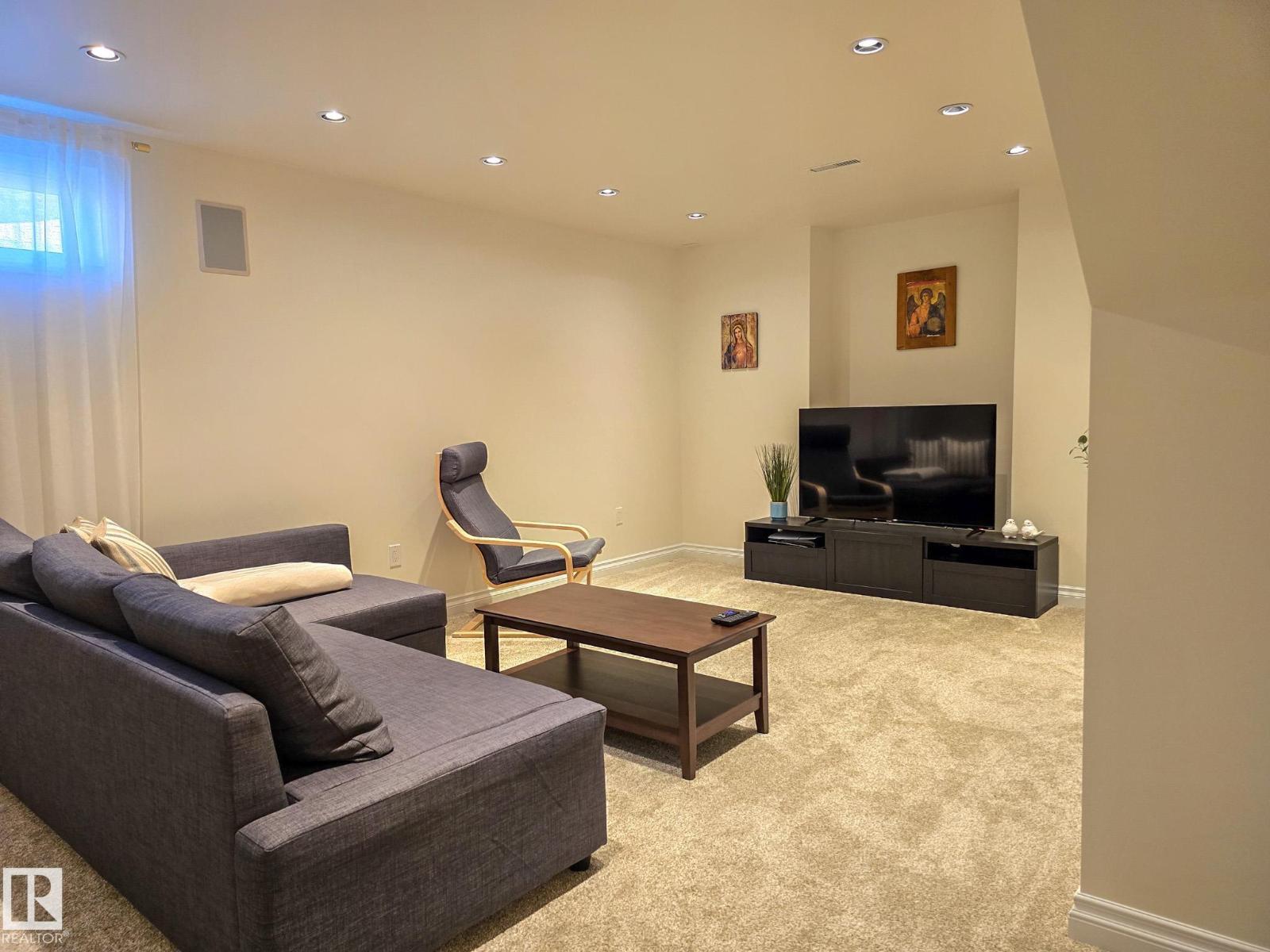 22 DUNFIELD CR - 18