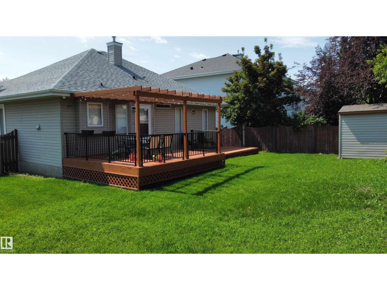 22 DUNFIELD CR - 26