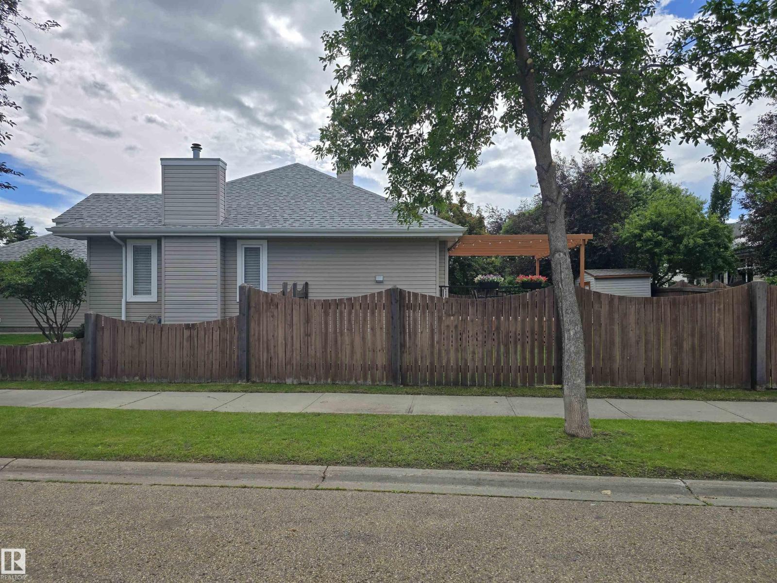 22 DUNFIELD CR - 30