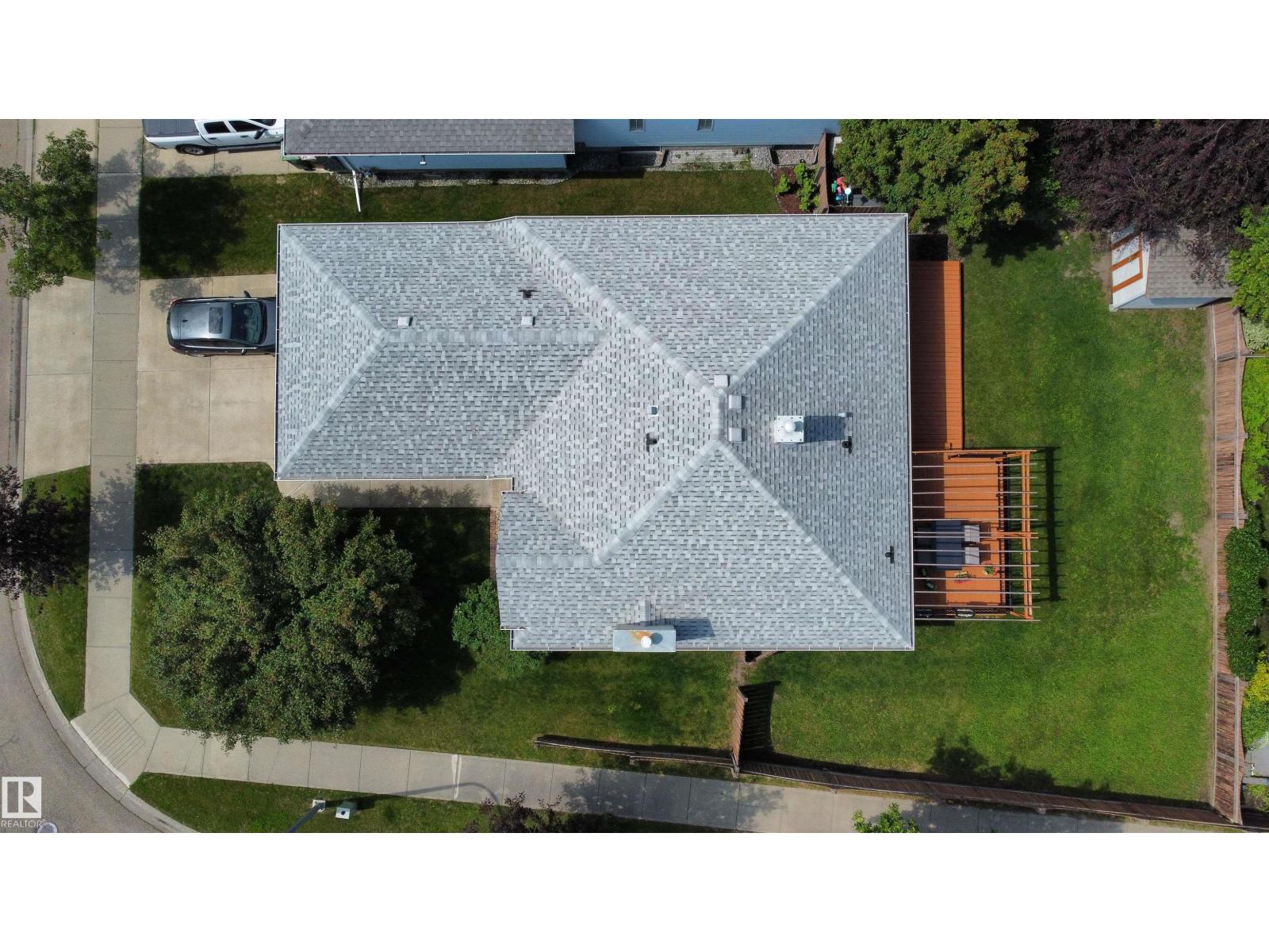 22 DUNFIELD CR - 32
