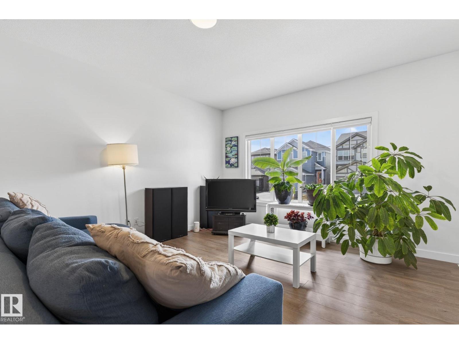 3647 214 ST NW - 10