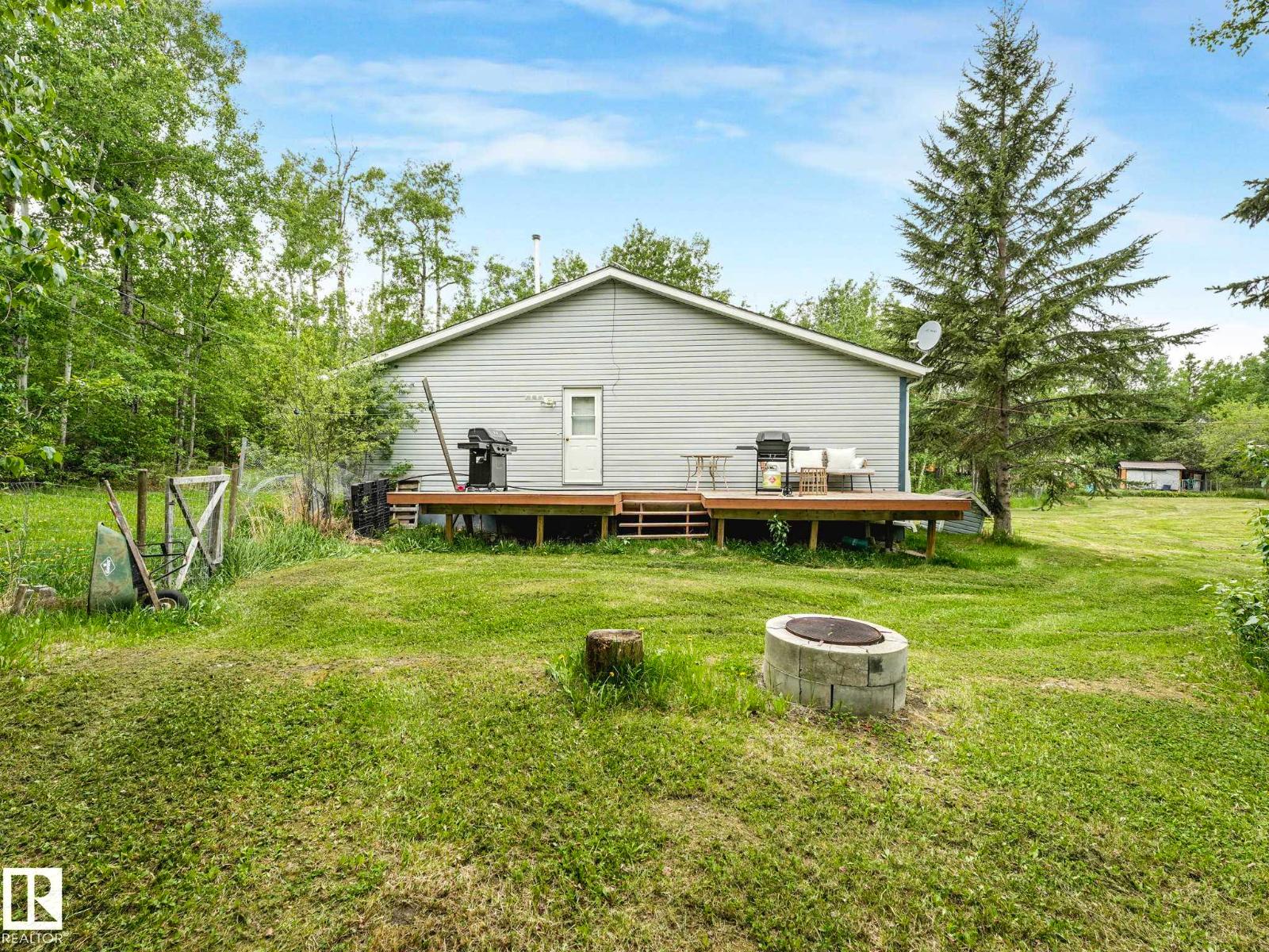 #17 2120 TWP ROAD 565 - 15