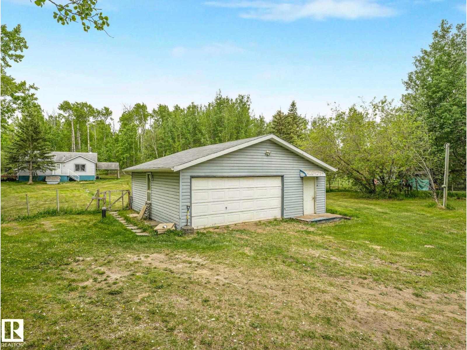 #17 2120 TWP ROAD 565 - 53