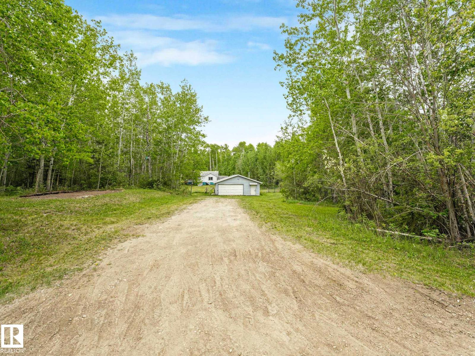 #17 2120 TWP ROAD 565 - 8