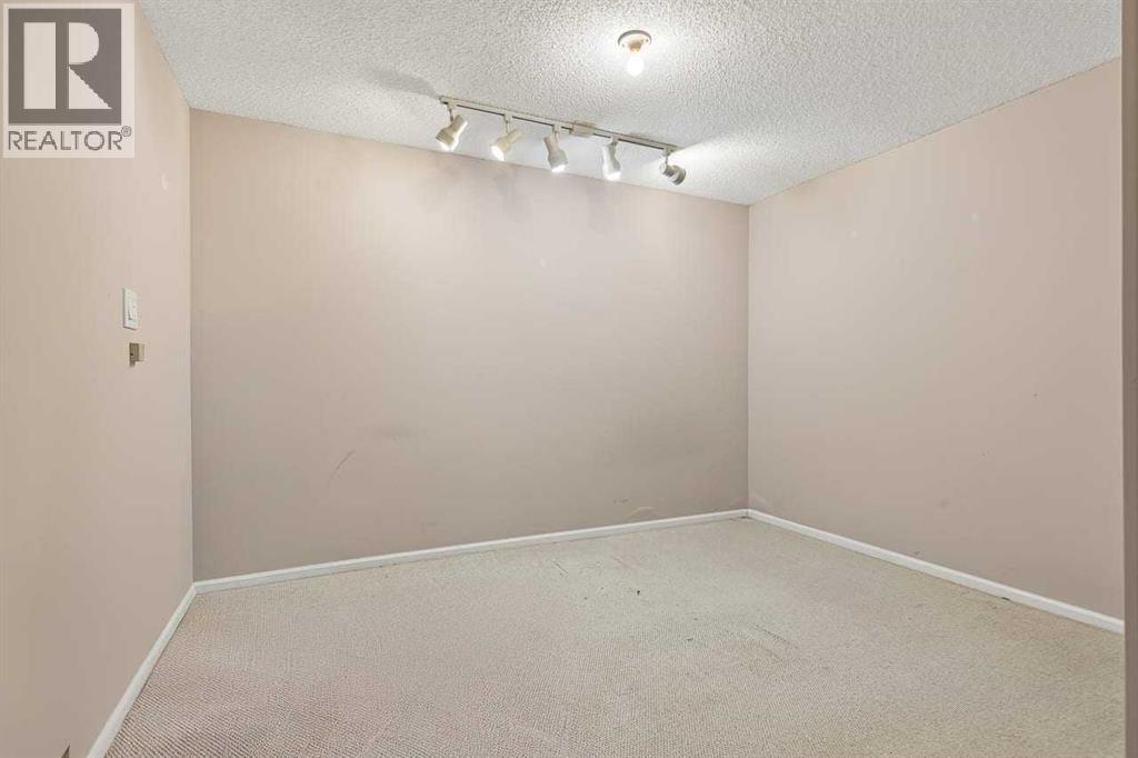 5119 55 Avenue - 21