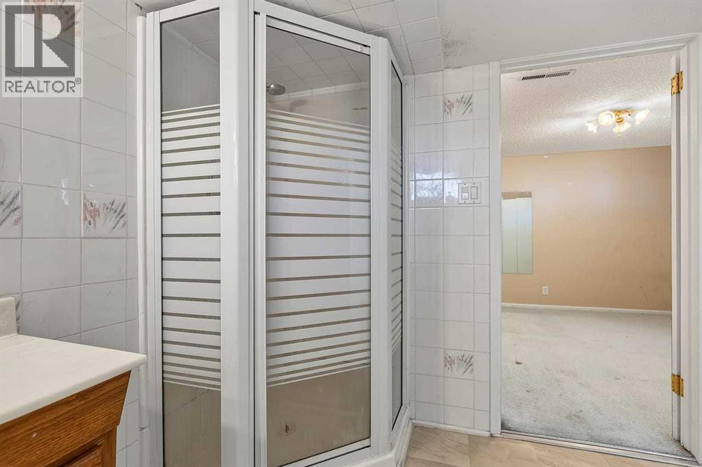 5119 55 Avenue - 24