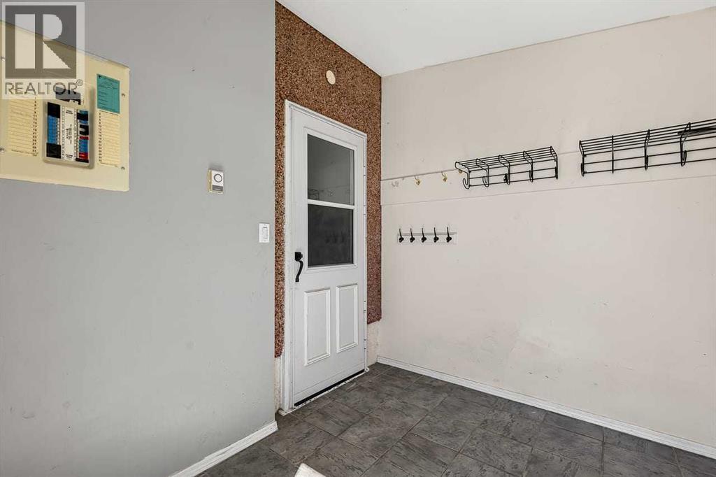 5119 55 Avenue - 16