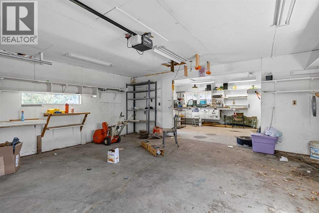 5119 55 Avenue - 30