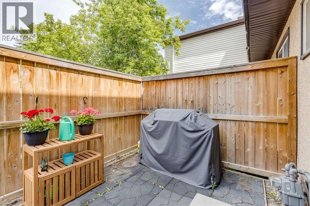 #83 630 Sabrina Road SW - 21
