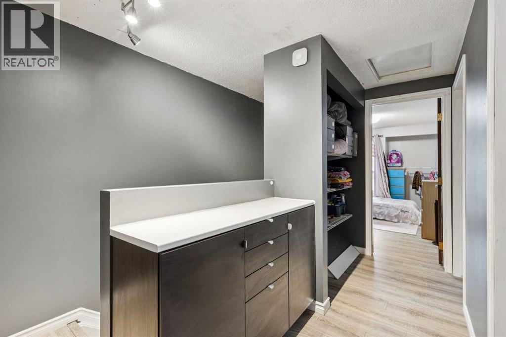 #83 630 Sabrina Road SW - 11