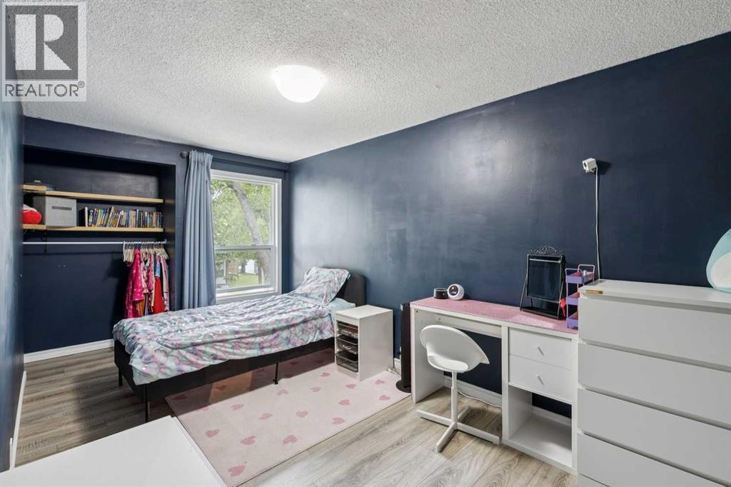 #83 630 Sabrina Road SW - 12