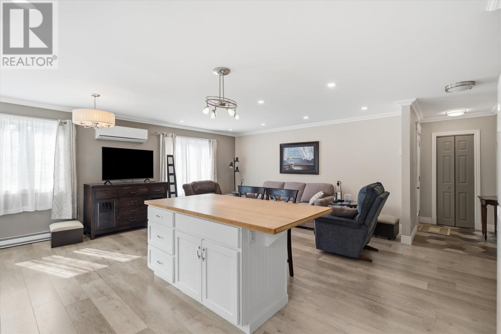 106 Windsor Heights - 6