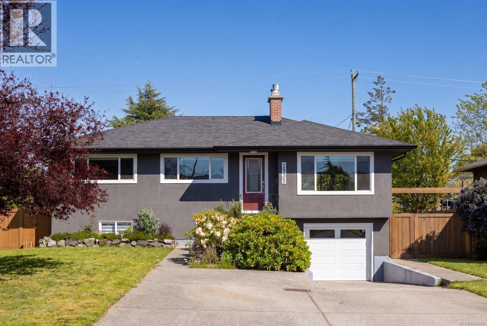 2935 Oriole Street, Saanich