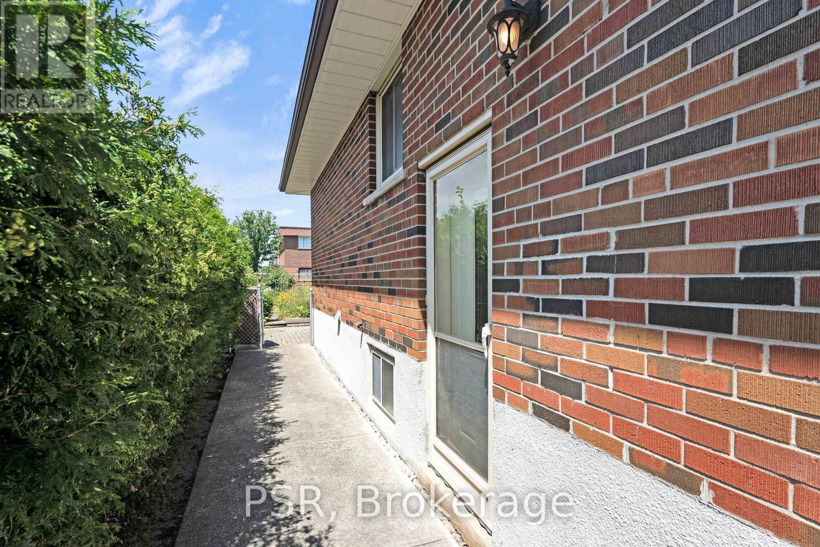 4 GATESGILL CRESCENT - 21