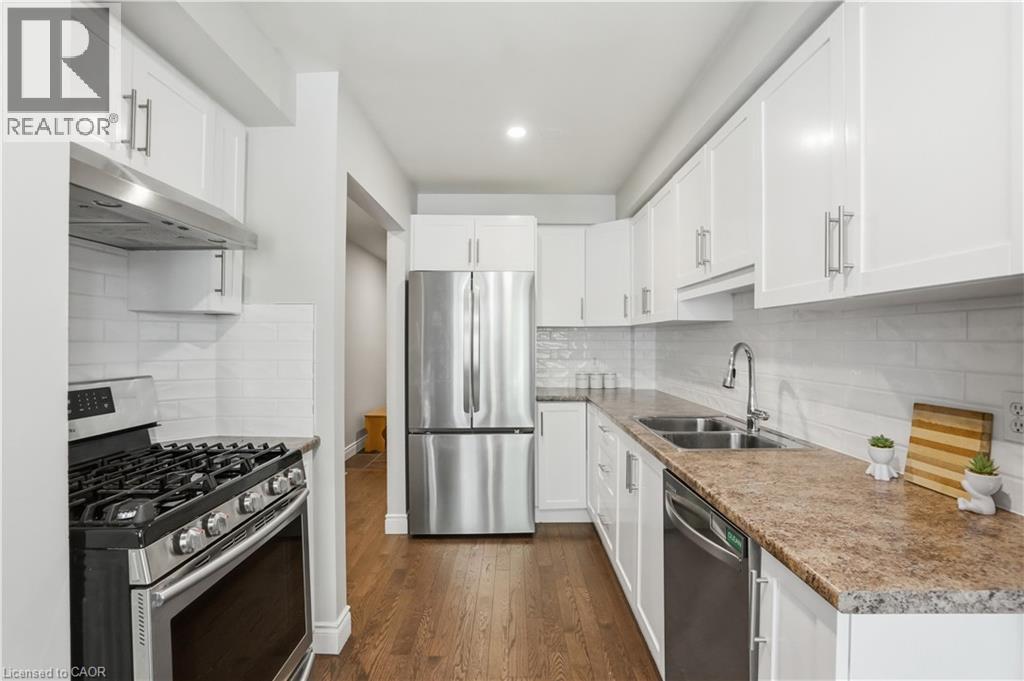#16 2215 CLEAVER Avenue - Image 11