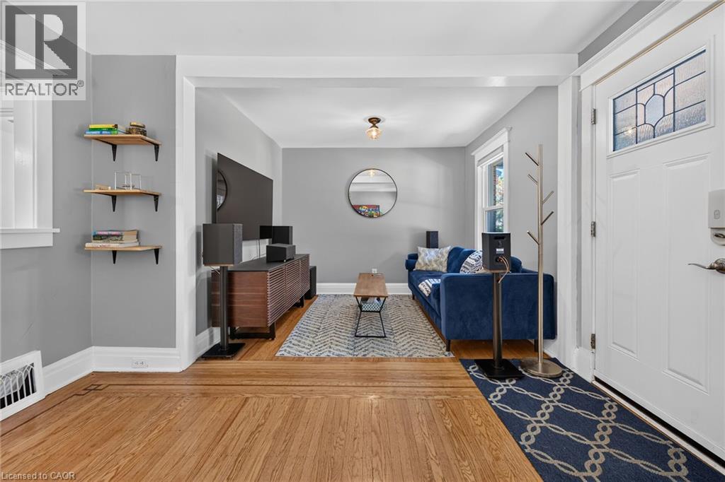 163 HESS Street S - 10