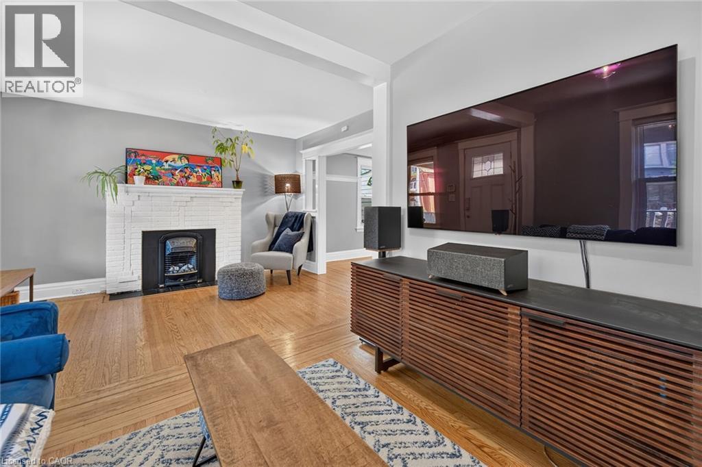 163 HESS Street S - 16