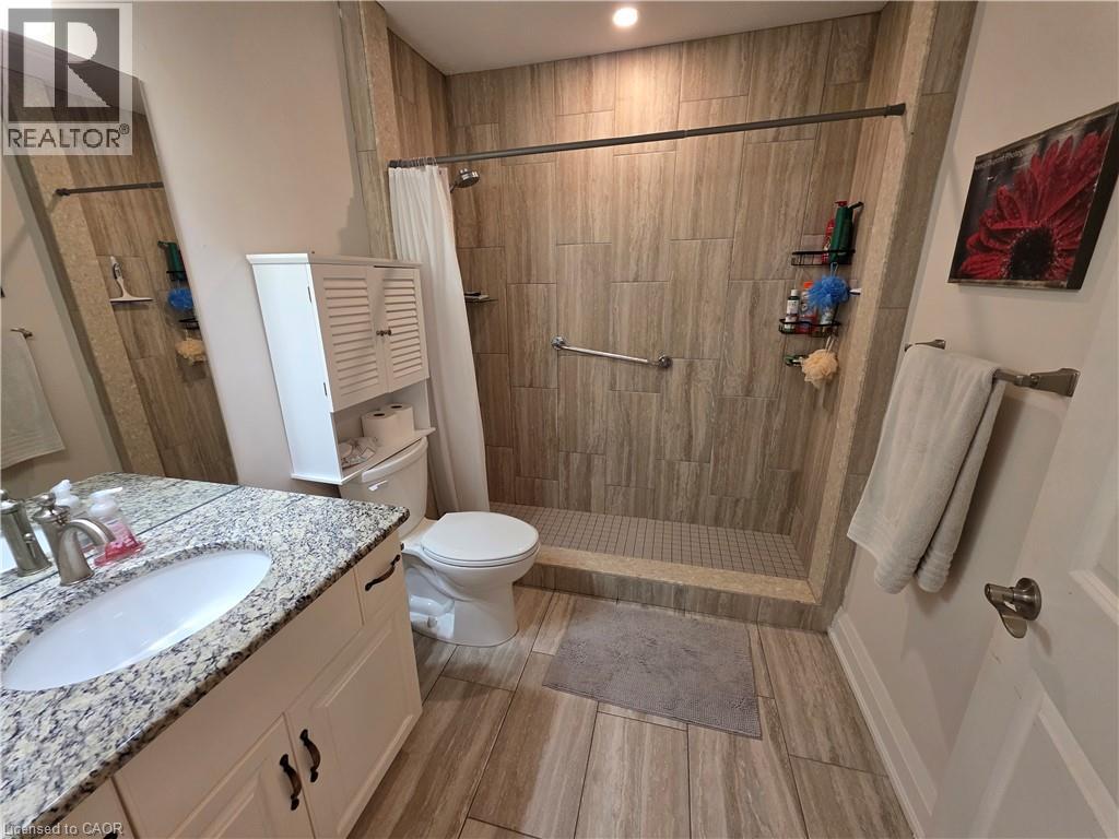 58 SZOLLOSY Circle - Image 10