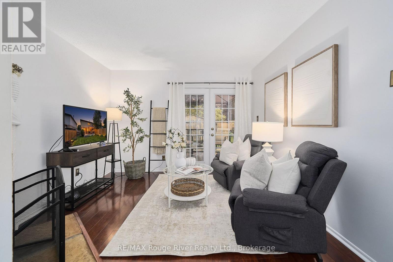 12 GOLDRING DRIVE - 14