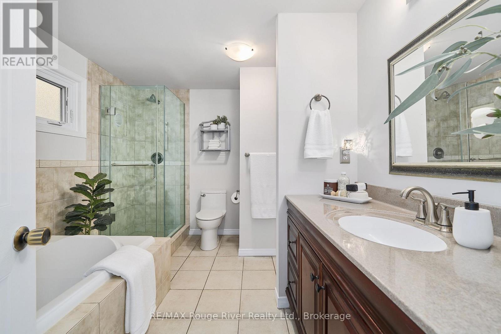 12 GOLDRING DRIVE - 23
