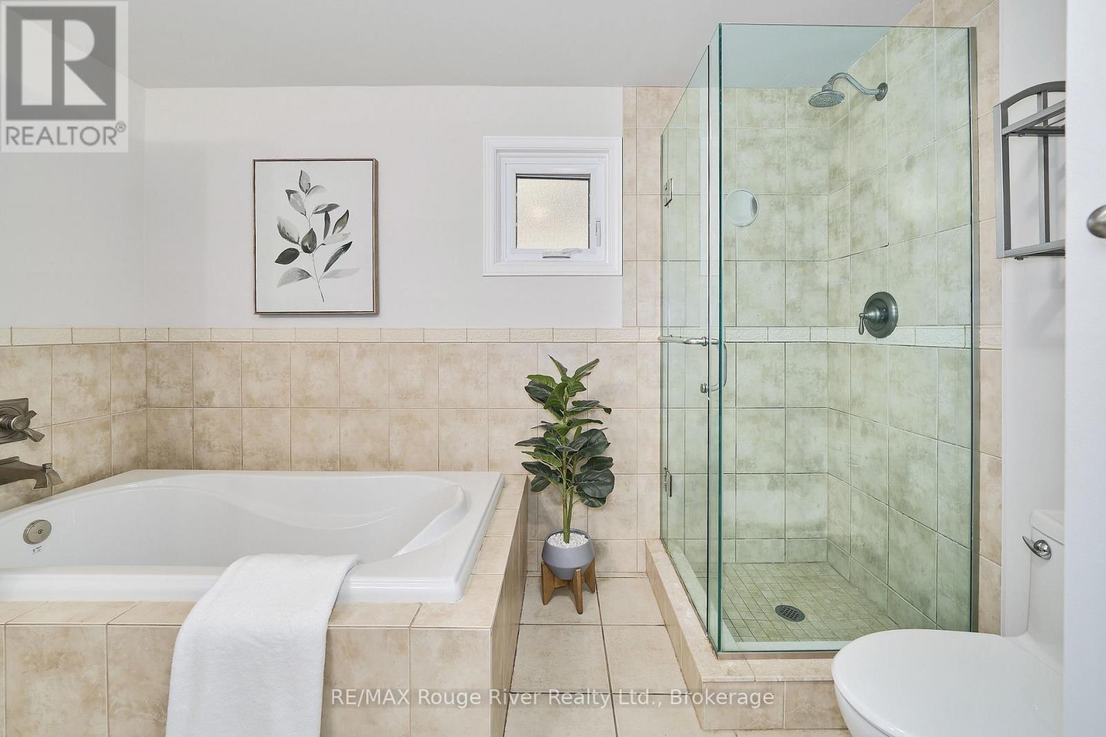 12 GOLDRING DRIVE - 24