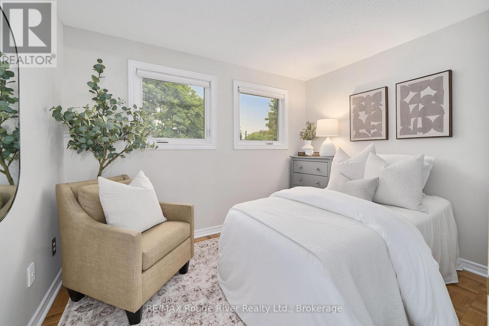 12 GOLDRING DRIVE - 29