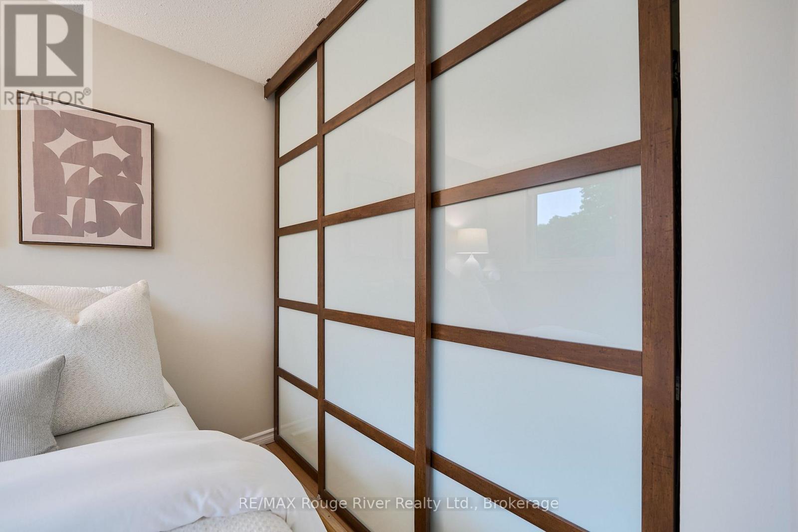 12 GOLDRING DRIVE - 30