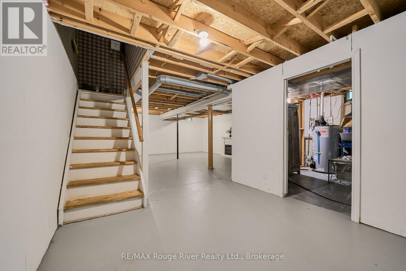 12 GOLDRING DRIVE - 31