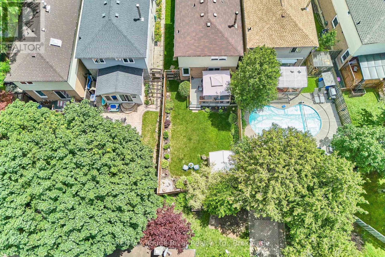 12 GOLDRING DRIVE - 38