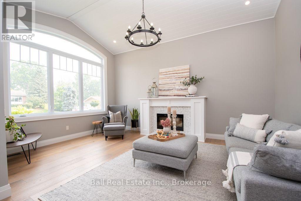 11 KINGDON AVENUE - 10