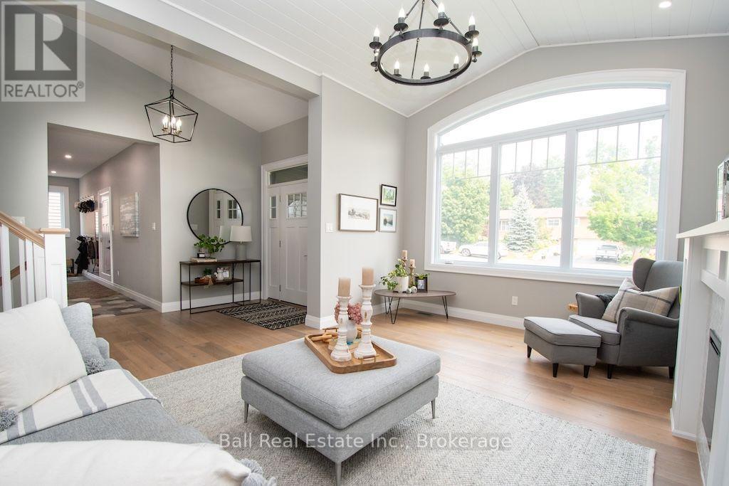 11 KINGDON AVENUE - 11