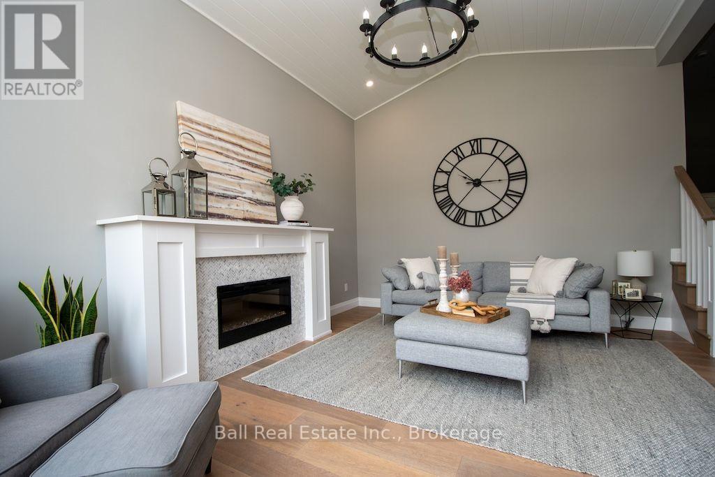 11 KINGDON AVENUE - 12
