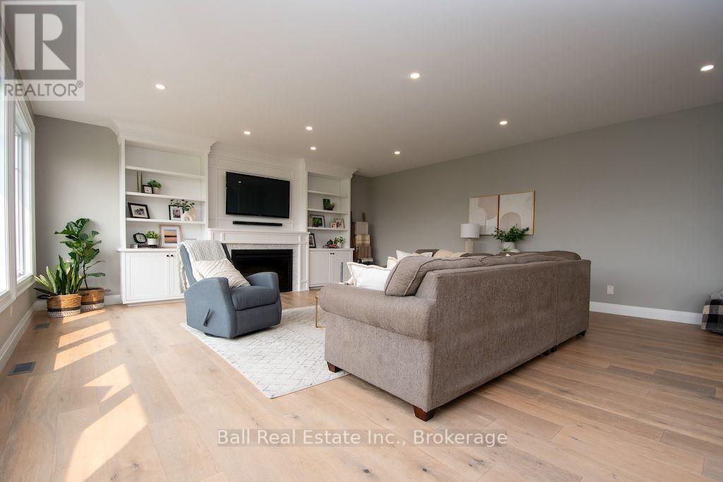 11 KINGDON AVENUE - 15